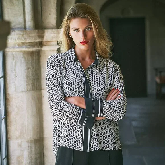 VINCE CAMUTO GEOMETRIC PRINT STRIPE TRIM BLOUSE - Picture 4 of 16